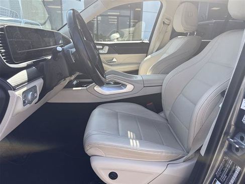 Used 2024 Mercedes-Benz GLE 450e 4MATIC image 4