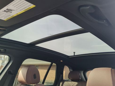 Used 2024 BMW X5 sDrive40i w/ Premium Package image 18