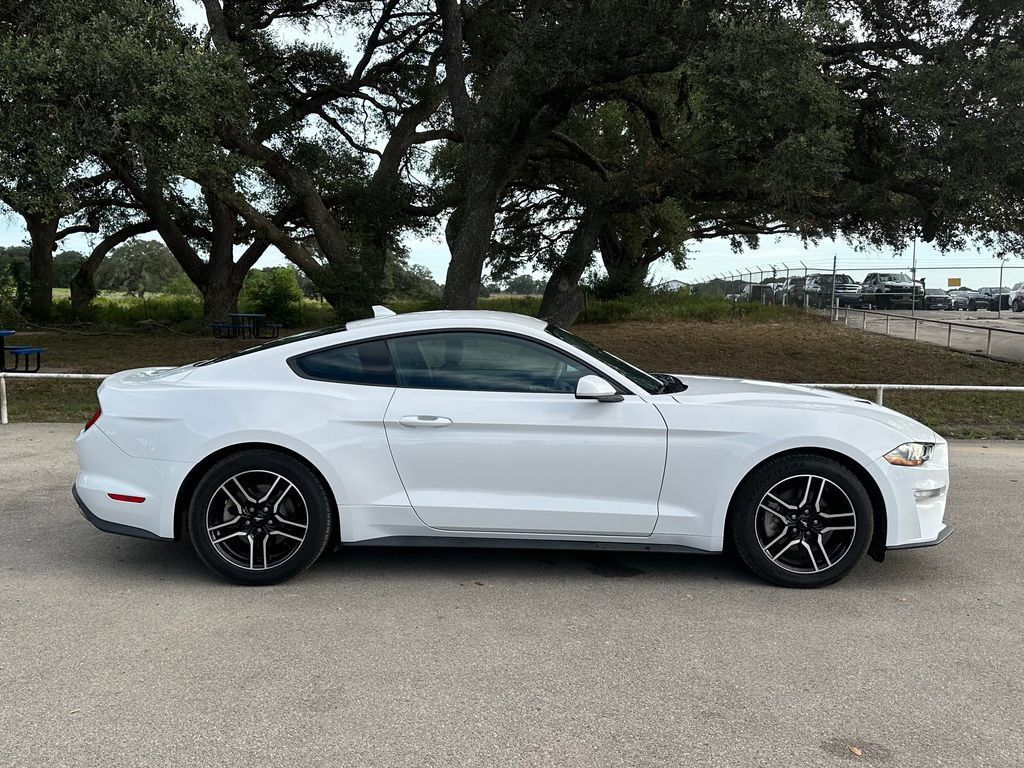 Used 2020 Ford Mustang Coupe RWD image 4