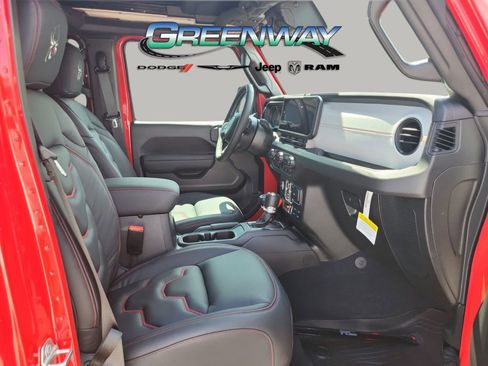 Used 2025 Jeep Wrangler Unlimited Sport AWD/4WD image 11
