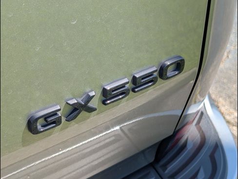 Used 2024 Lexus GX 550 w/ Accessory Package (31) AWD/4WD image 8