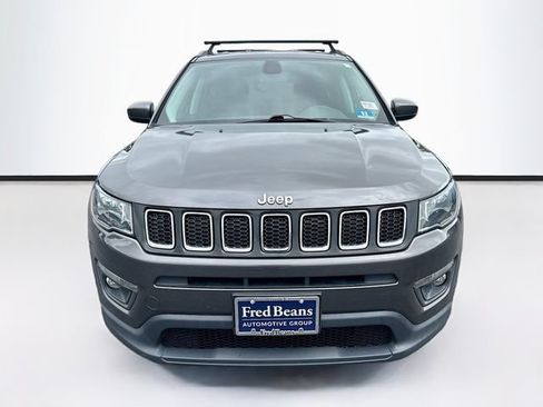 Used 2019 Jeep Compass Latitude w/ Popular Equipment Group AWD/4WD image 2