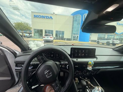 Used 2024 Honda Accord Sport image 8