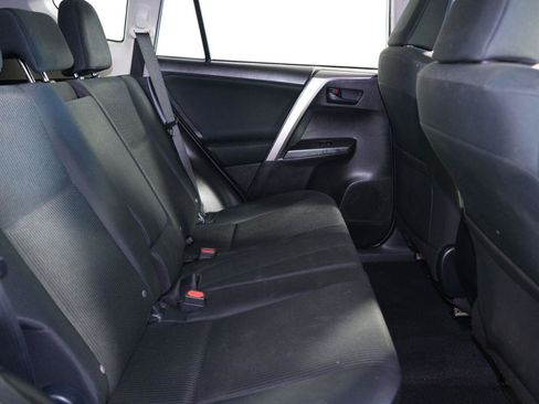 Used 2017 Toyota RAV4 LE FWD image 9