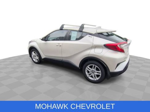 Used 2021 Toyota C-HR LE FWD image 7