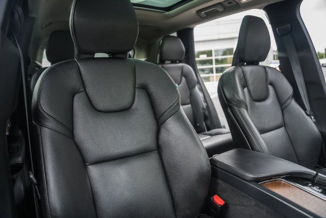 Certified 2023 Volvo XC90 B6 Plus w/ Protection Package Premier AWD/4WD image 37