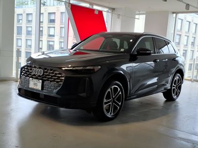 Used 2025 Audi Q5 Premium w/ Convenience Package