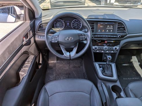 Used 2020 Hyundai Elantra Limited w/ Cargo Package (C1) FWD image 15