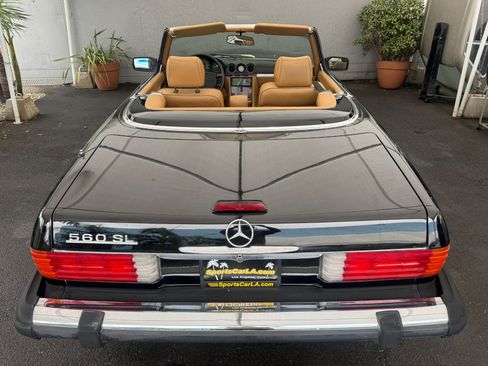 Used 1988 Mercedes-Benz 560 SL image 4