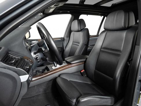 Used 2013 BMW X5 xDrive50i w/ Sport Activity Pkg image 16