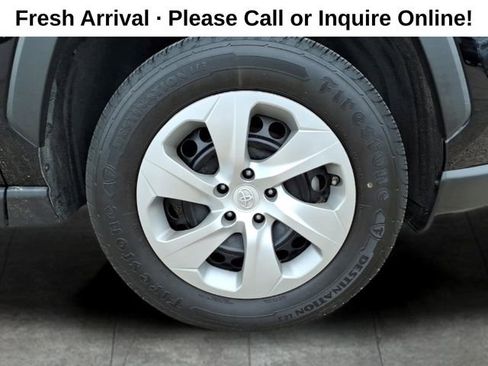 Used 2022 Toyota RAV4 LE AWD/4WD image 9