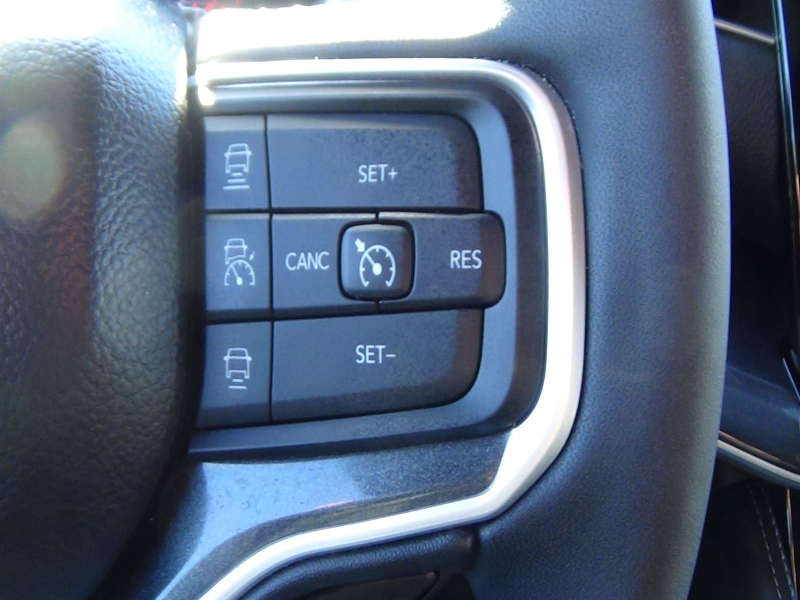 Used 2025 Jeep Wagoneer L 4WD w/ Convenience Group I image 22