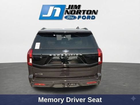 Used 2025 Ford Expedition Active AWD/4WD image 9