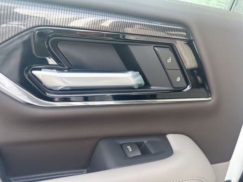 New 2026 GMC Yukon XL Elevation w/ LPO, Get Active Package image 31