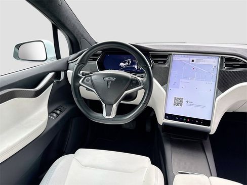 Used 2017 Tesla Model X 75D image 16