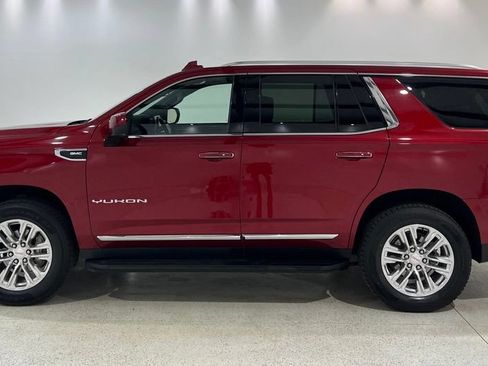 Used 2024 GMC Yukon SLT RWD image 2