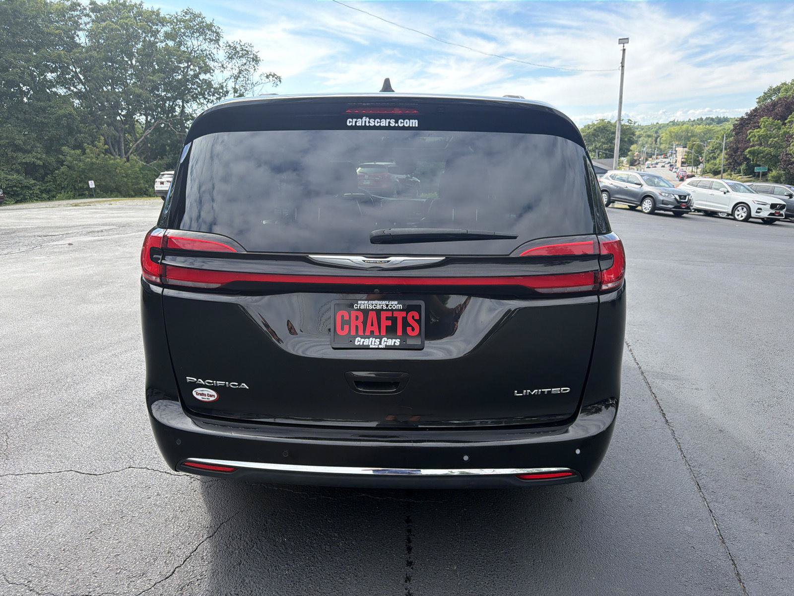 Used 2023 Chrysler Pacifica Limited FWD image 4