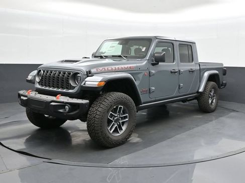 Used 2025 Jeep Gladiator Mojave AWD/4WD image 28