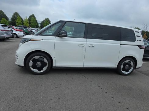 Used 2025 Volkswagen ID. Buzz Pro S Plus RWD image 16