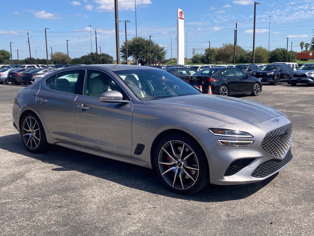 Used 2025 Genesis G70 2.5T RWD image 3