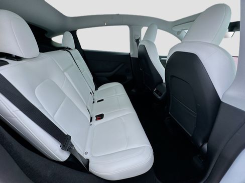Used 2024 Tesla Model Y Long Range image 19