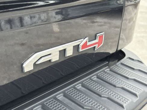 Used 2024 GMC Sierra 1500 AT4 w/ AT4 Preferred Package AWD/4WD image 15