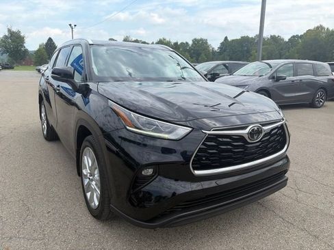 Used 2021 Toyota Highlander Limited AWD/4WD image 8