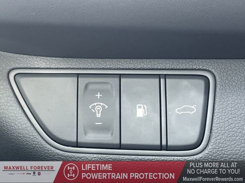 Used 2022 Genesis G70 3.3T image 12