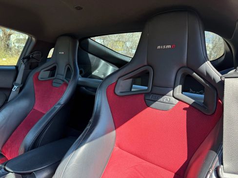 Used 2020 Nissan 370Z NISMO image 11