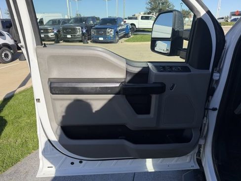 Used 2019 Ford F250 XL w/ STX Appearance Package image 8