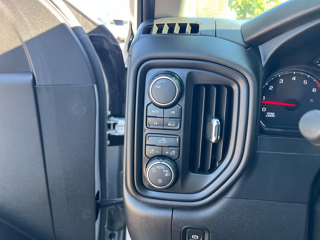 Used 2020 Chevrolet Silverado 1500 Custom w/ Custom Value Package AWD/4WD image 37