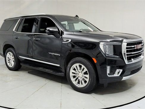 Used 2023 GMC Yukon SLT w/ SLT Luxury Package image 7