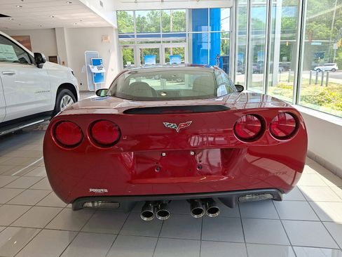 Used 2011 Chevrolet Corvette Grand Sport w/ Preferred Equipment Group RWD image 5