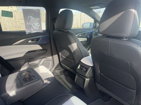 Used 2025 Chevrolet Equinox EV LT image 36