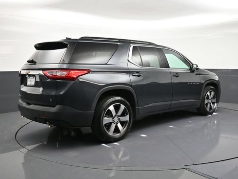 Used 2021 Chevrolet Traverse LT w/ LT Premium Package AWD/4WD image 5