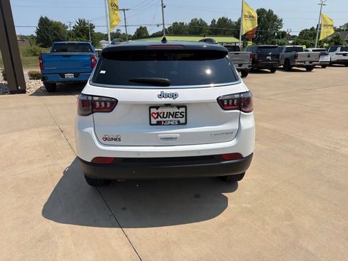 Used 2025 Jeep Compass Limited AWD/4WD image 9