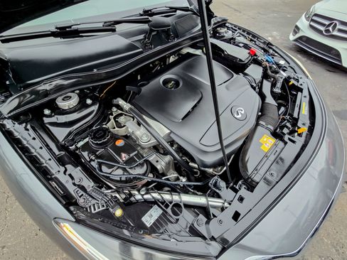 Used 2019 INFINITI QX30 image 45