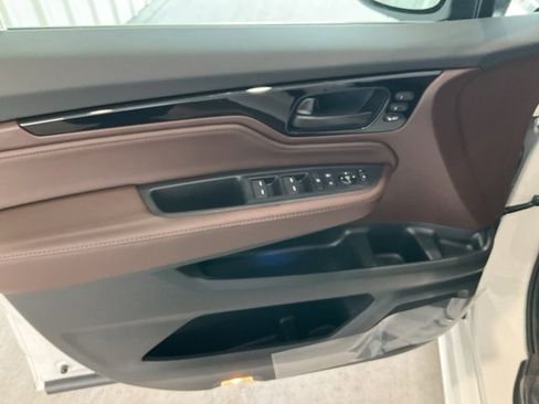 New 2026 Honda Odyssey Touring image 5