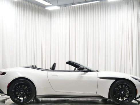 Used 2019 Aston Martin DB11 Volante image 50
