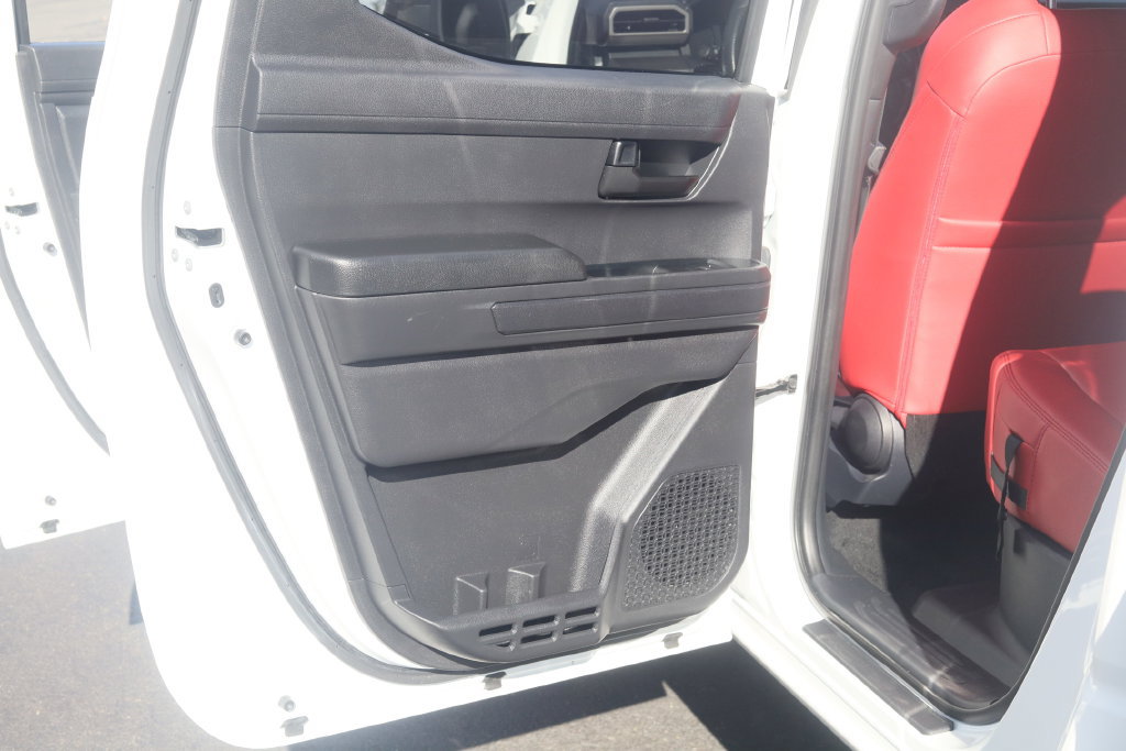 Used 2025 Toyota Tacoma SR5 AWD/4WD image 33