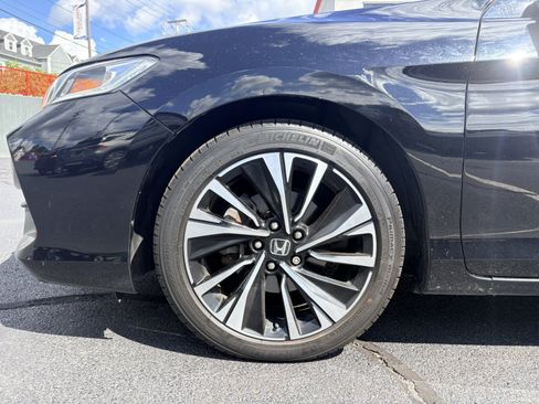 Used 2017 Honda Accord EX-L image 9