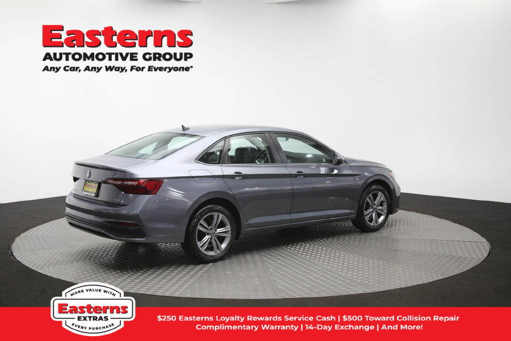 Used 2024 Volkswagen Jetta SE FWD image 43