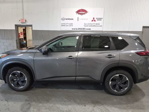 Used 2024 Nissan Rogue SV FWD image 6