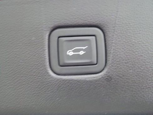 Used 2024 Chevrolet Blazer LT w/ Convenience Package image 9