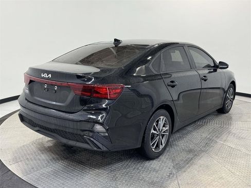 Used 2023 Kia Forte LXS w/ LXS Technology Package image 5