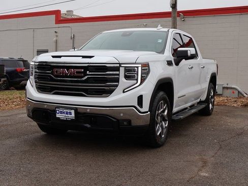 Used 2024 GMC Sierra 1500 SLT w/ SLT Premium Plus Package image 4