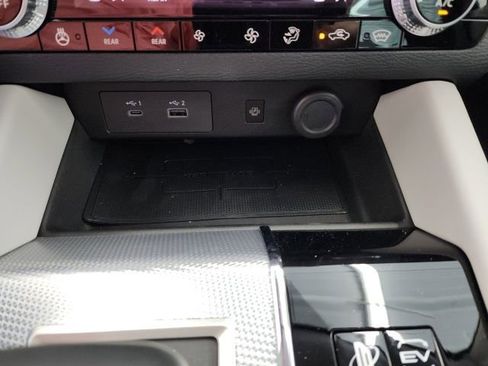 Used 2023 Mitsubishi Outlander SEL image 34