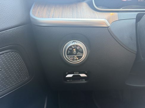Certified 2025 Mercedes-Benz C 300 4MATIC Sedan image 17