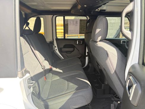 Used 2024 Jeep Wrangler Unlimited w/ Convenience Group AWD/4WD image 25