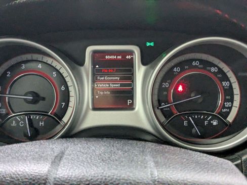 Used 2019 Dodge Journey SE w/ Connectivity Group FWD image 14